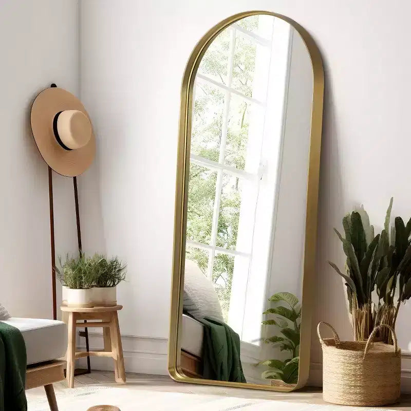 Miroir intégral en alliage d'aluminium doré de 31,5 x 70,87 pouces en forme d'arche arrondie sans support pour la décoration murale du salon et de la chambre